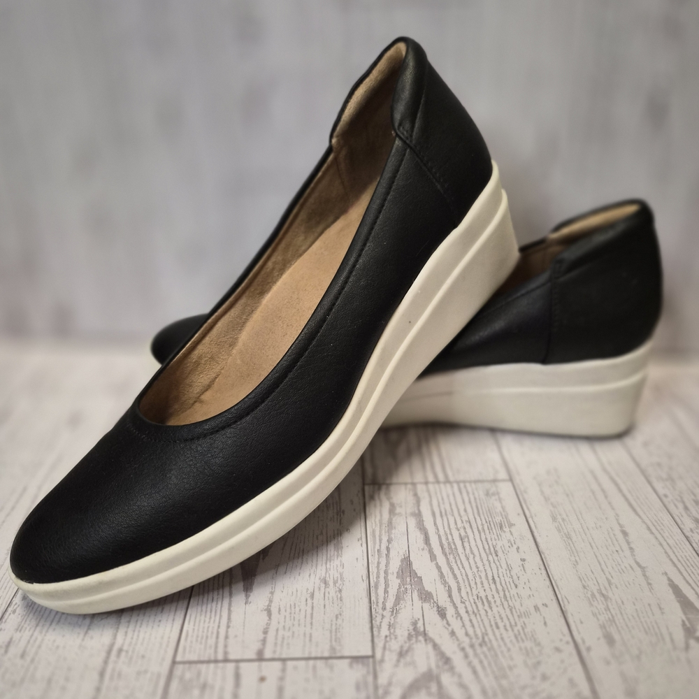 Naturalizer Susan Black and White Women's Wedges
